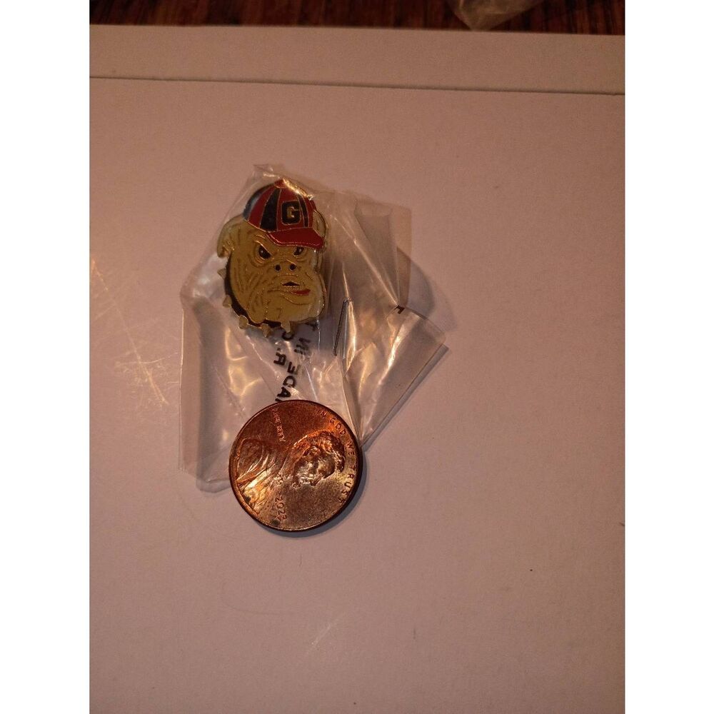 New Vintage University Georgia Bulldogs Bulldog Head Enamel Pin Hat Lapel NCAA